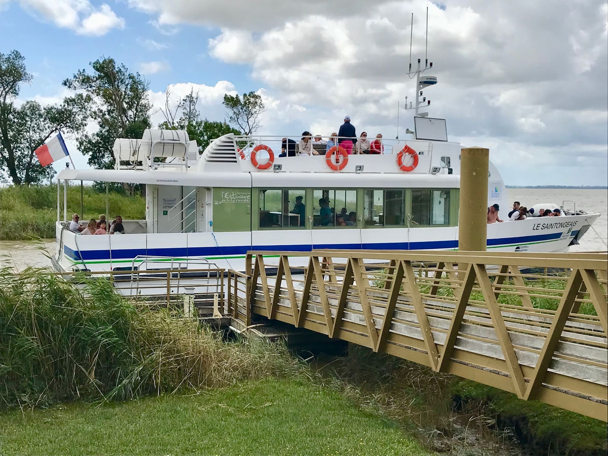 Activités en famille en Nord Gironde & Charente Maritime : Croisiére Vitrezay Bateau le Saintongeais