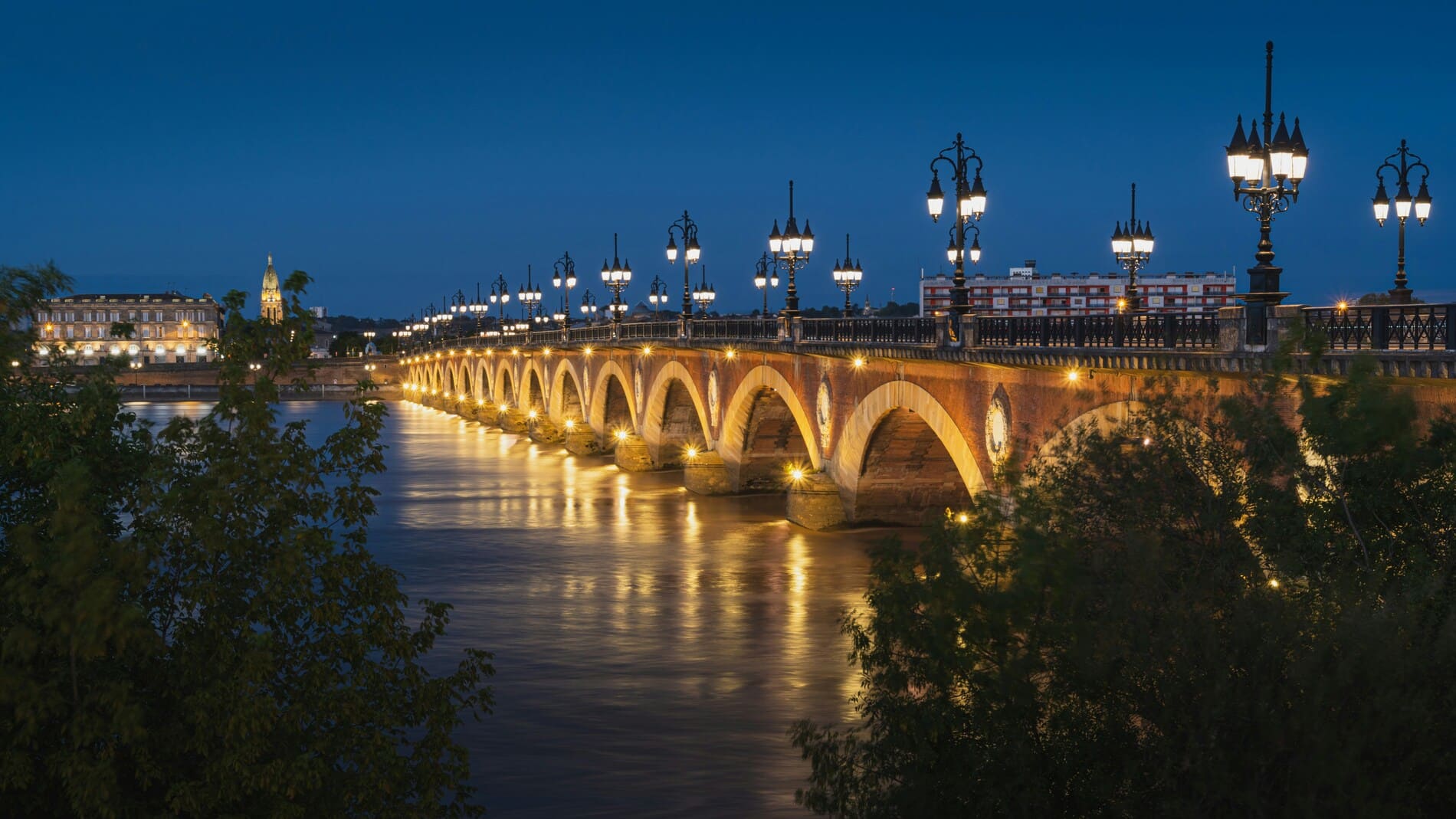 Visiter Bordeaux en 1 jour : PONT DE PIERRE